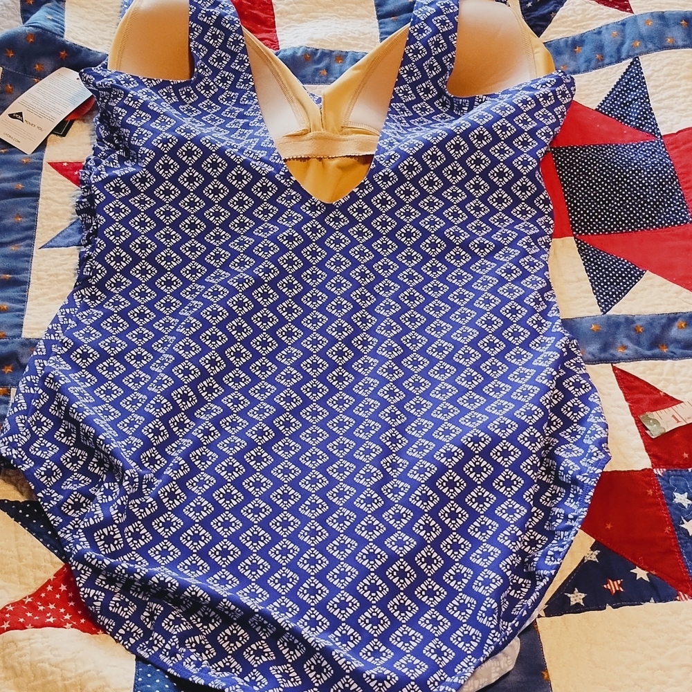 NWT L.L. Bean Shaping Mosaic Tile Tanksuit Geometric V-Neck Swimsuit (#D-14) - Picture 3 of 8